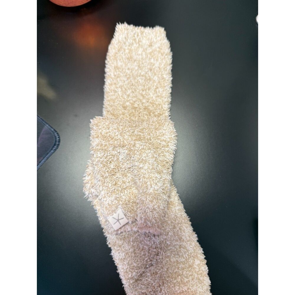 1 Pair Barefoot Dreams Lounge Socks - Picture 2 of 2